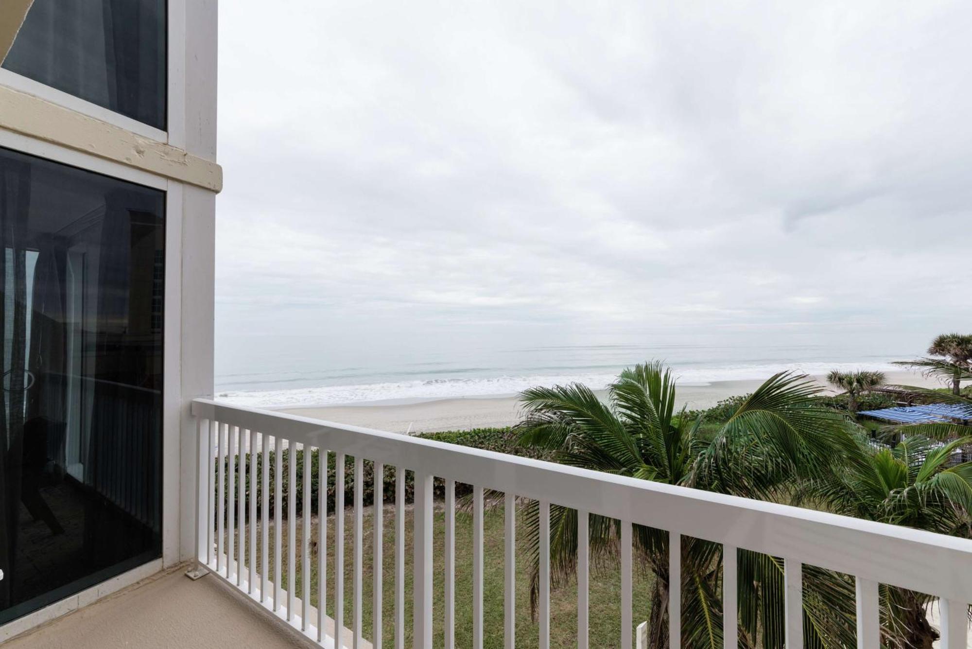 Hilton Melbourne Beach Oceanfront Екстер'єр фото